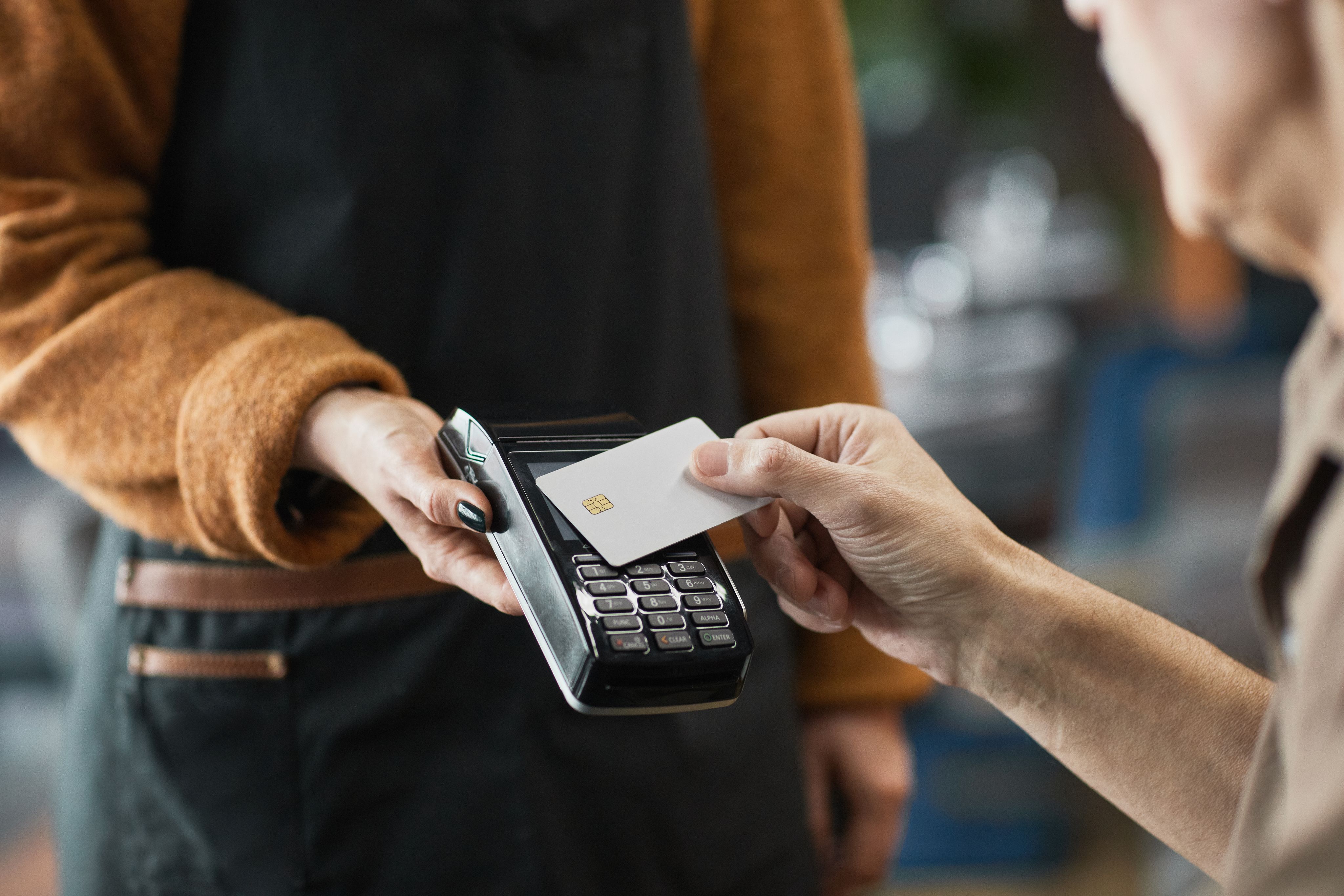 holder-card-payment.jpg